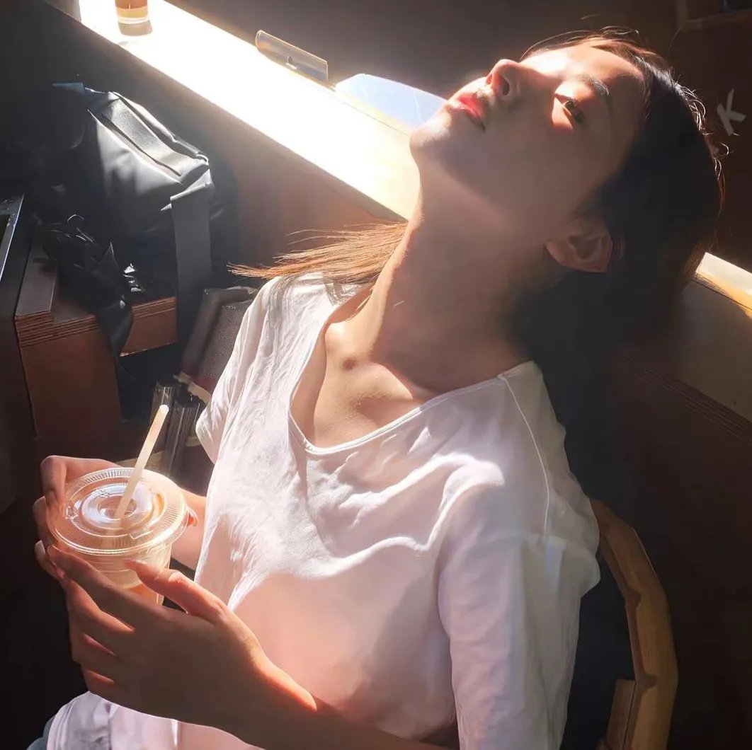 尼古丁公主； 或者，烟仙子